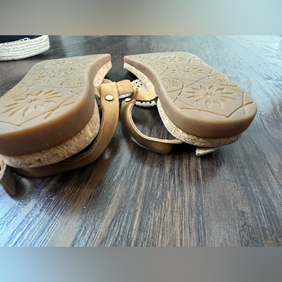 Ugg Ayden II Women Tan Leather Sandals .. Good Condition - Picture 6 of 8